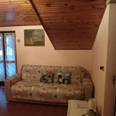 Casa Lily Apartment Lombro